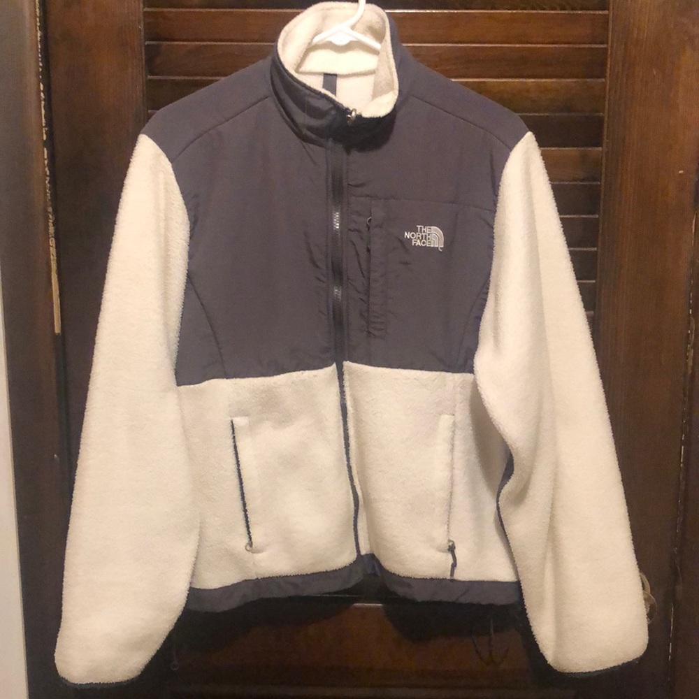 Used Woman’s North Face White Jacket (L)